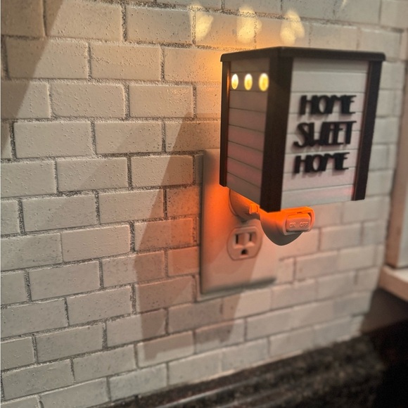 Home Sweet Home Wax Warmer - Picture 2 of 4